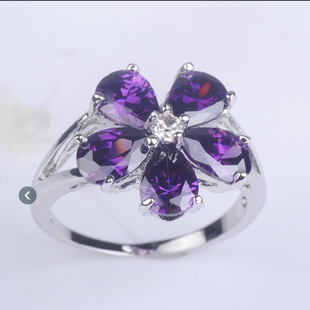 NEW | Crystal Flower Ring